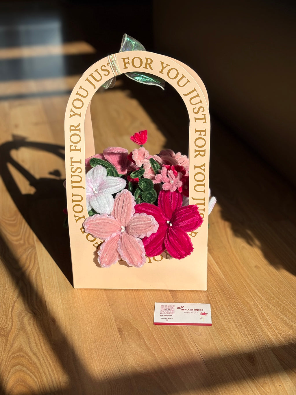 Lily blush basket