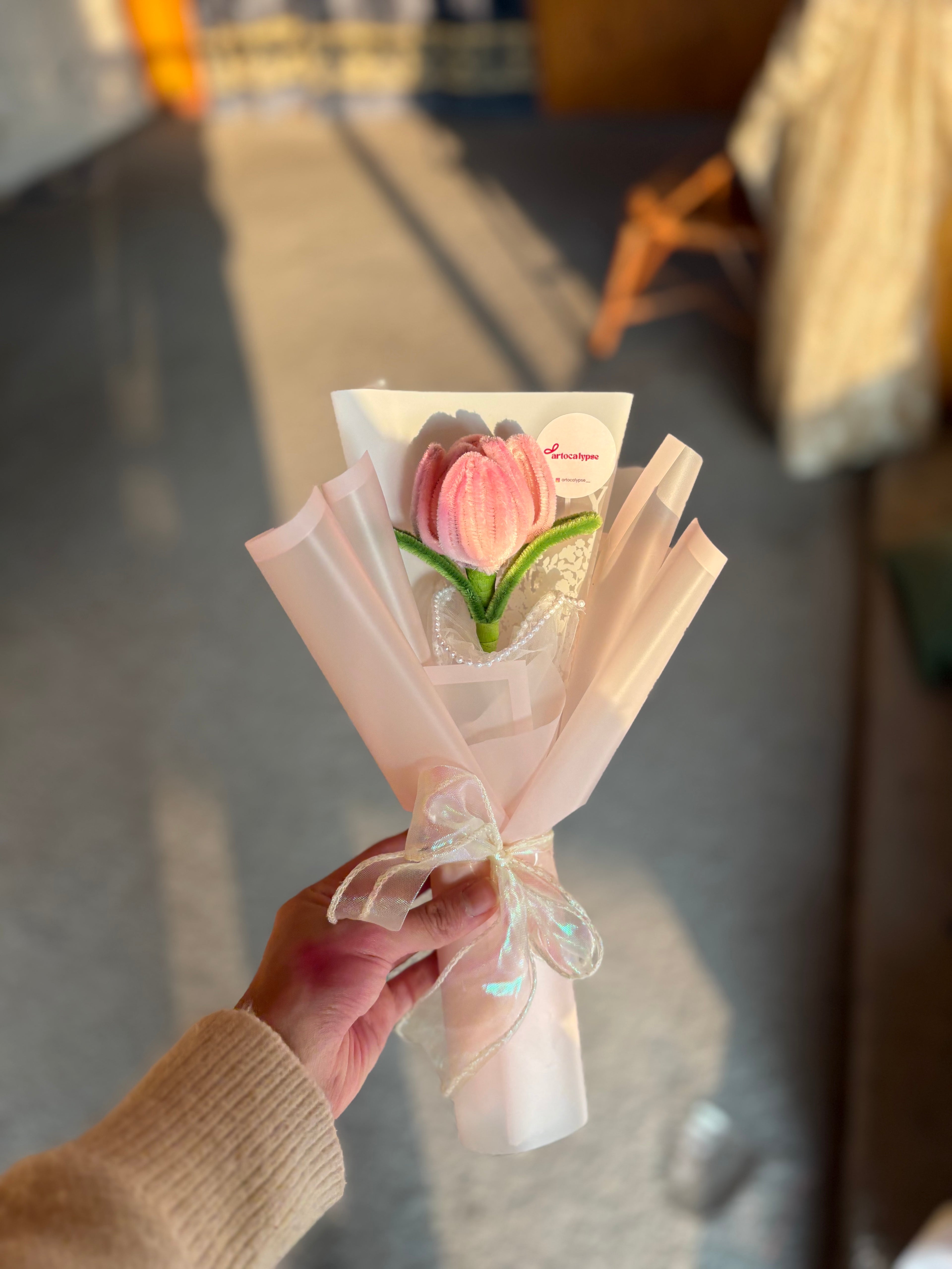 Single tulip bouquet