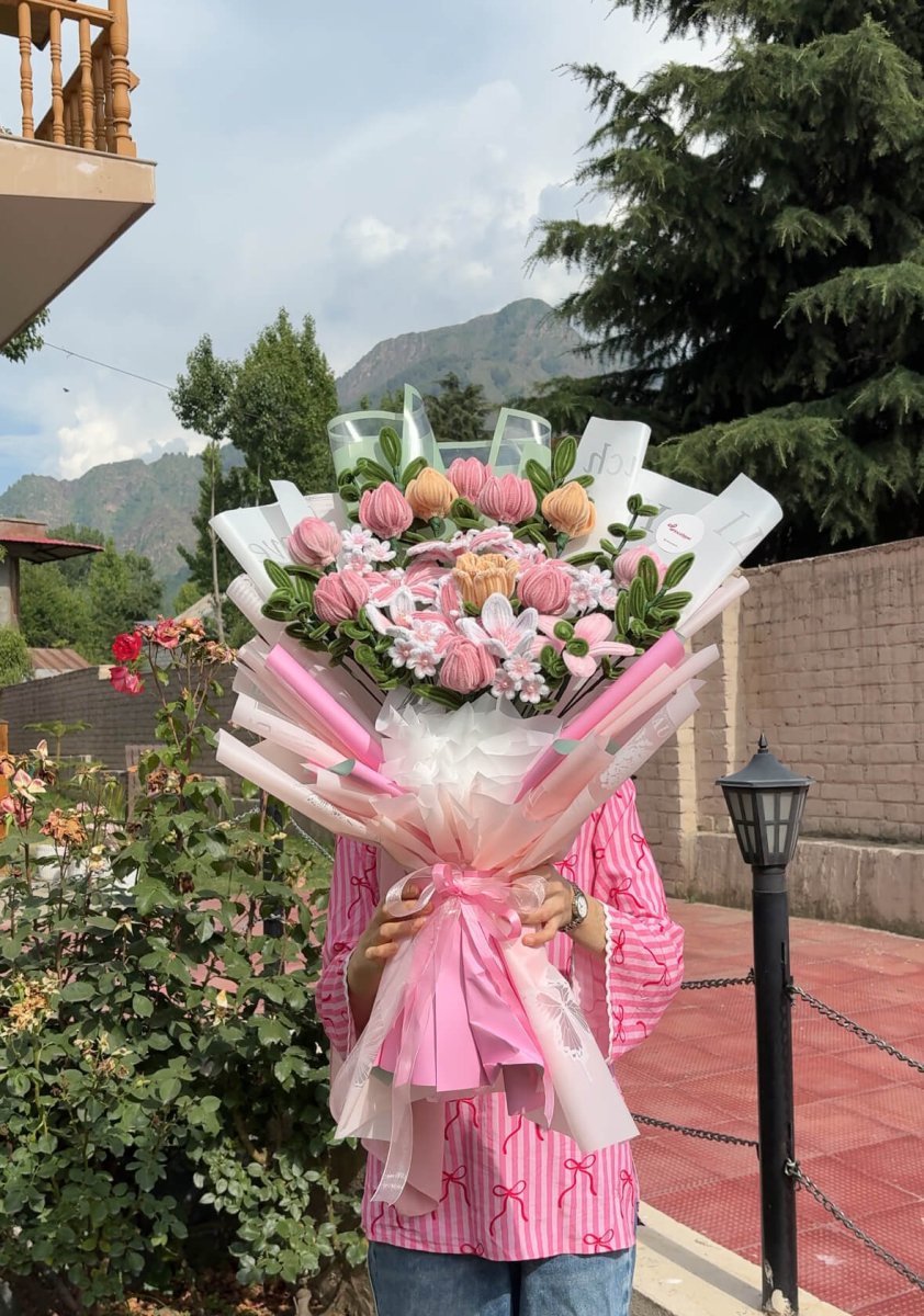 Bloomzilla bouquet🫠 - Artocalypse