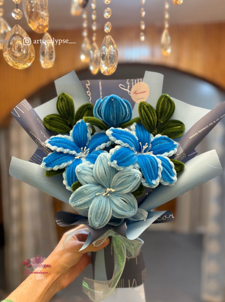 Blue blooms bouquet 🌀💙 - Artocalypse