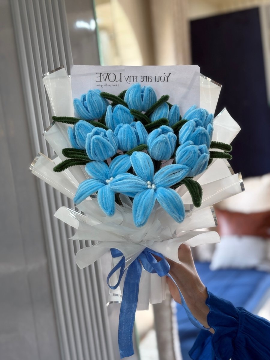 Blue blooms bouquet - Artocalypse