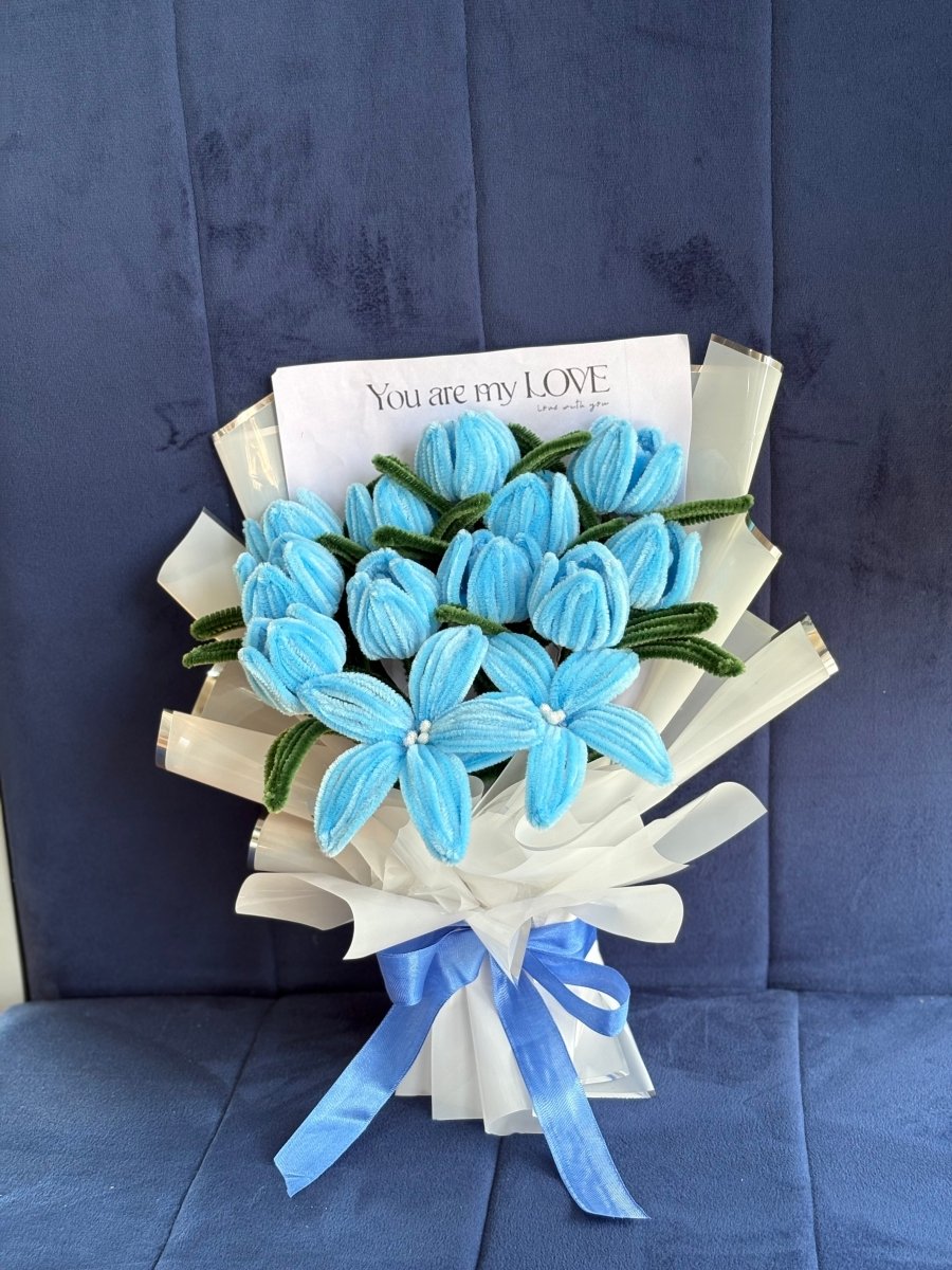 Blue blooms bouquet - Artocalypse