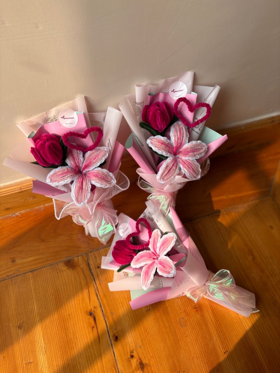 Blush heart bouquet - Artocalypse