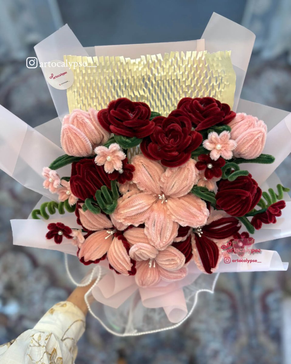 Burgundy muse bouquet♥️ - Artocalypse