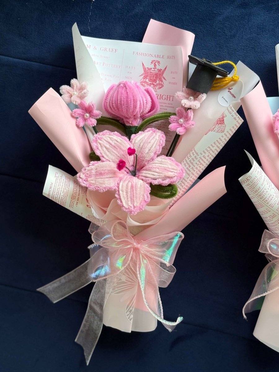 Graduation bouquet 🎓 - Artocalypse