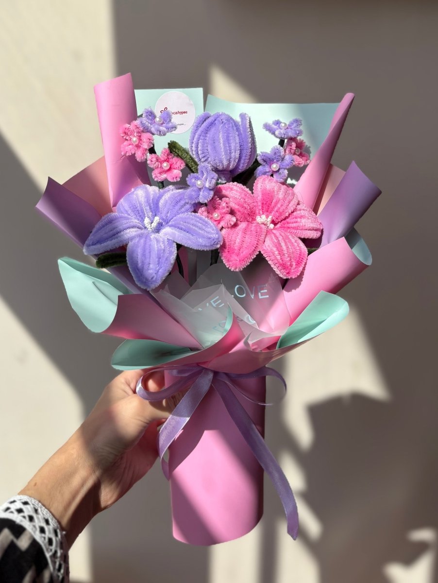 Heal me pink bouquet🌷 - Artocalypse