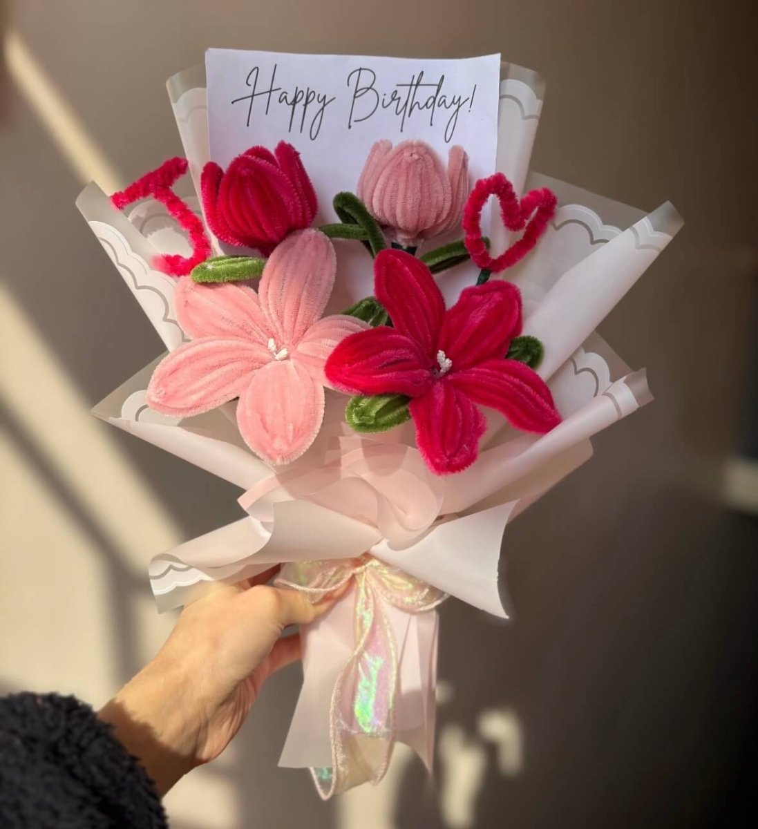 Heart initial bouquet - Artocalypse