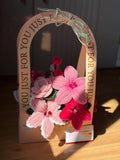 Lily blush basket - Artocalypse