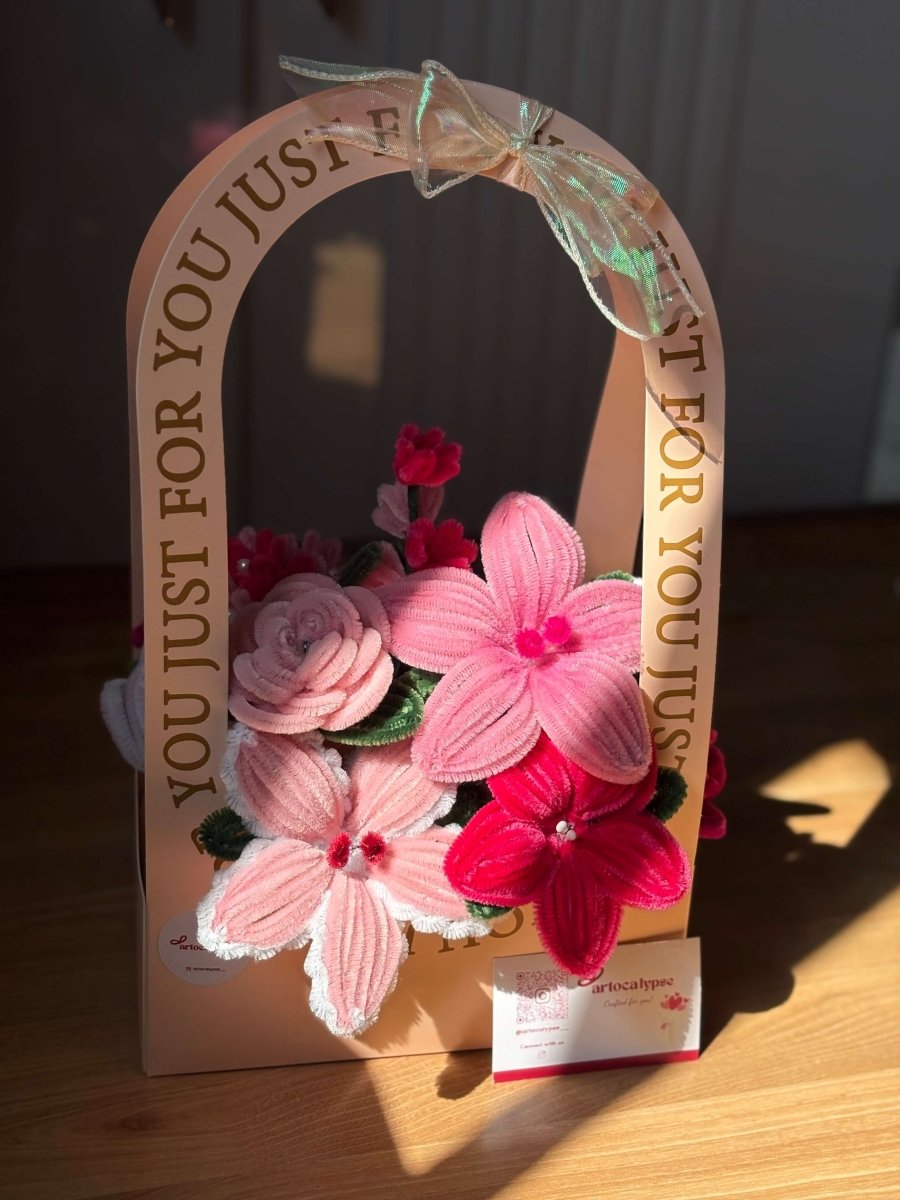 Lily blush basket - Artocalypse