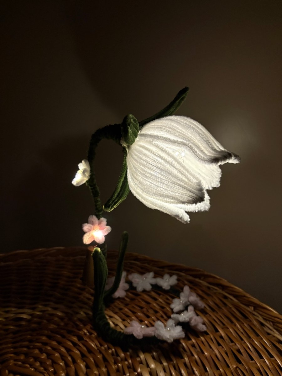 Lily of the valley lamp - Artocalypse