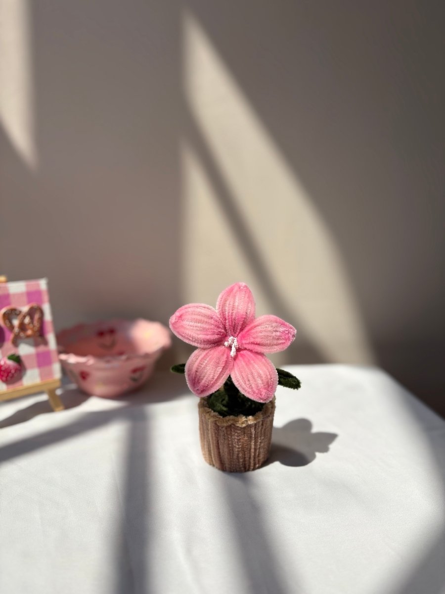Lily pot - Artocalypse