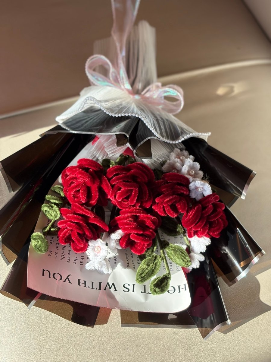 Midnight roses bouquet - Artocalypse
