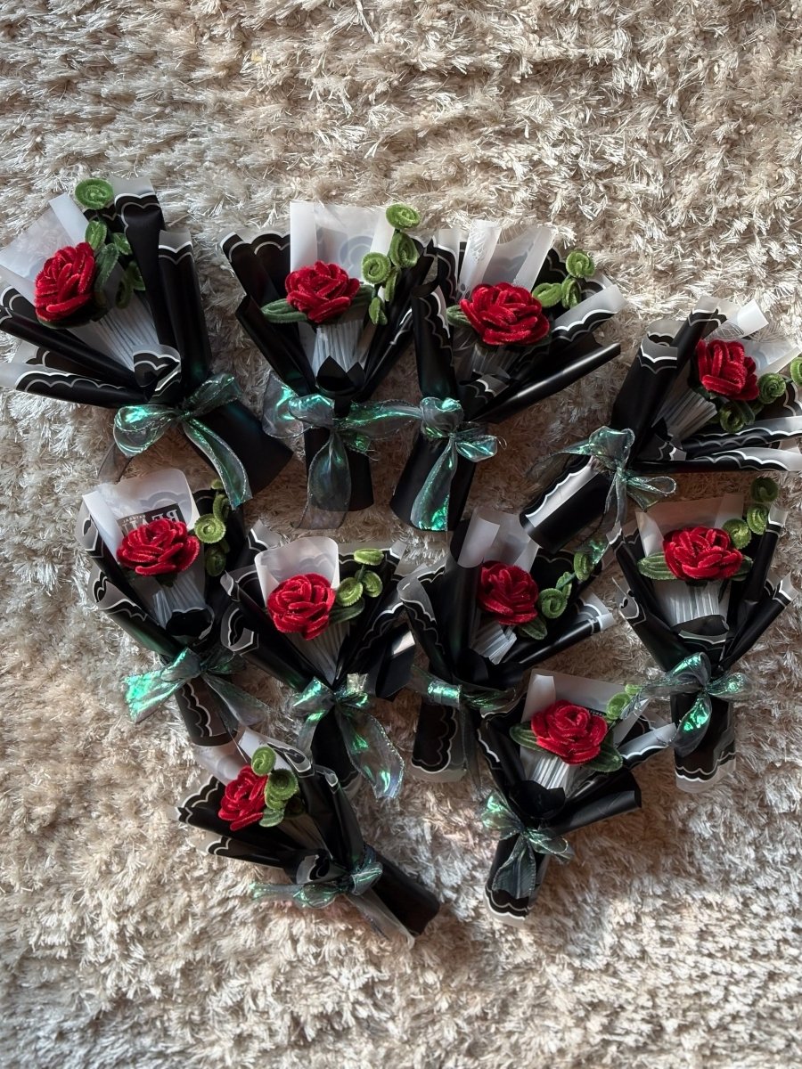 Single rose bouquet - Artocalypse