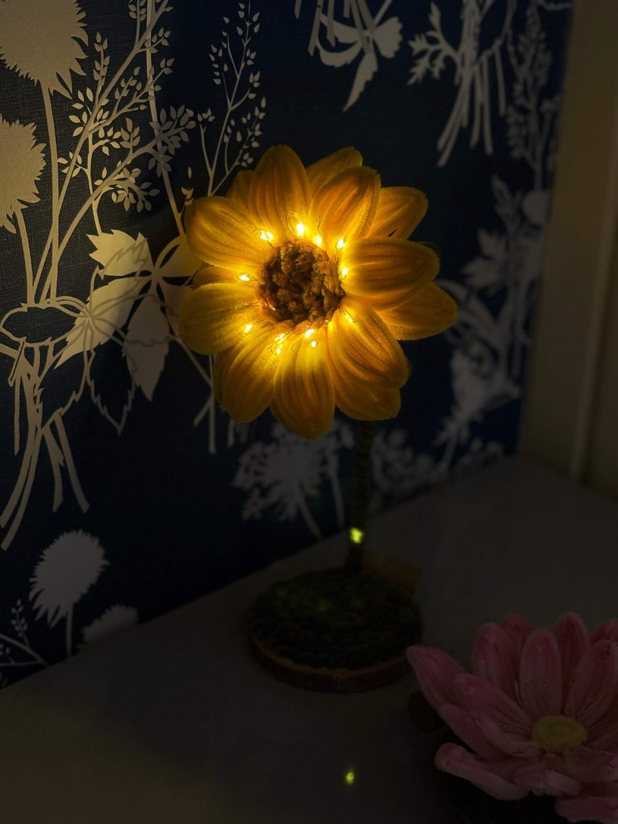 Sunflower lamp 🌻 - Artocalypse