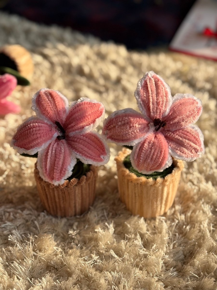 Tiger lily pot - Artocalypse